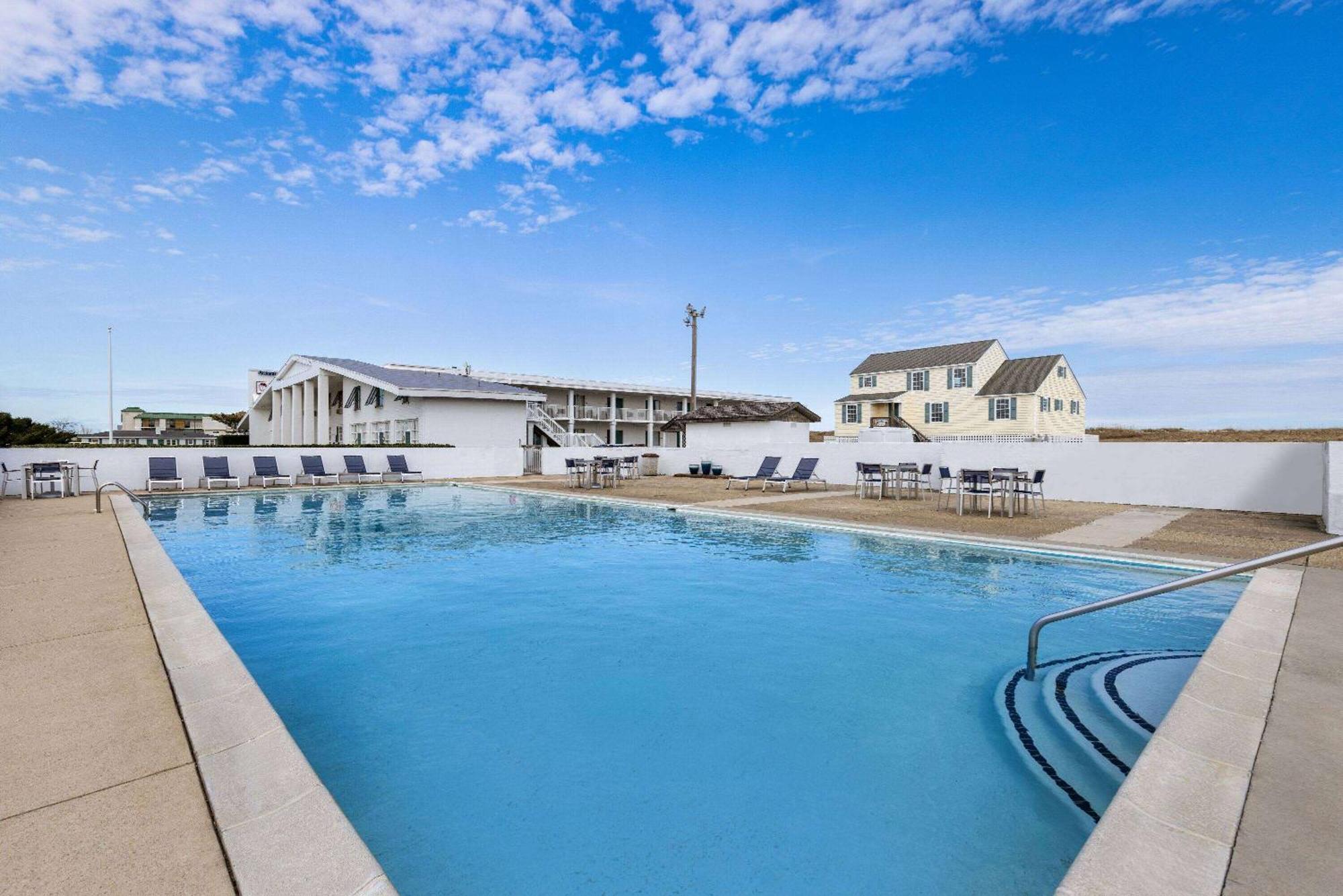 Days Inn By Wyndham Kill Devil Hills Oceanfront - Wilbur Exterior foto