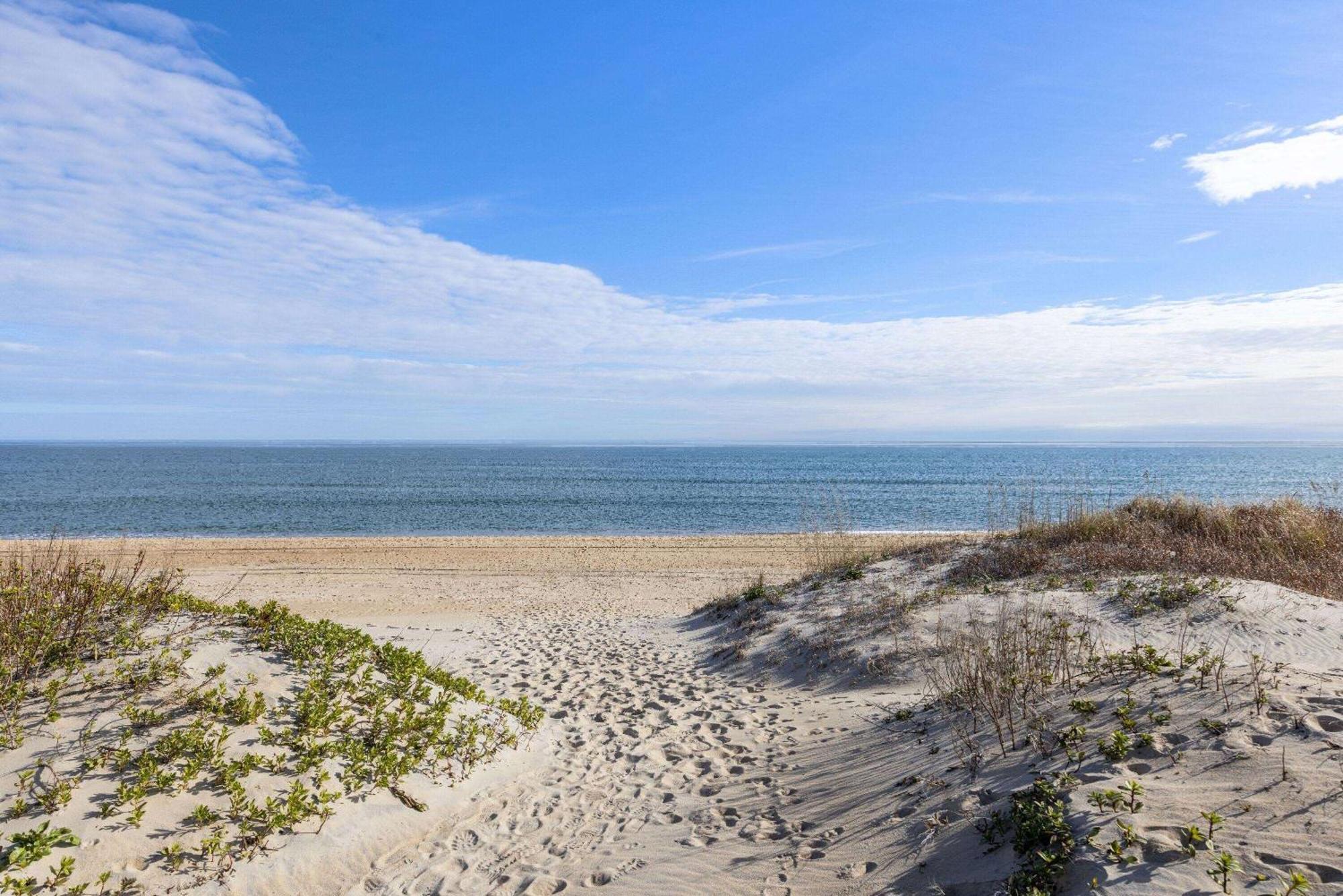 Days Inn By Wyndham Kill Devil Hills Oceanfront - Wilbur Exterior foto