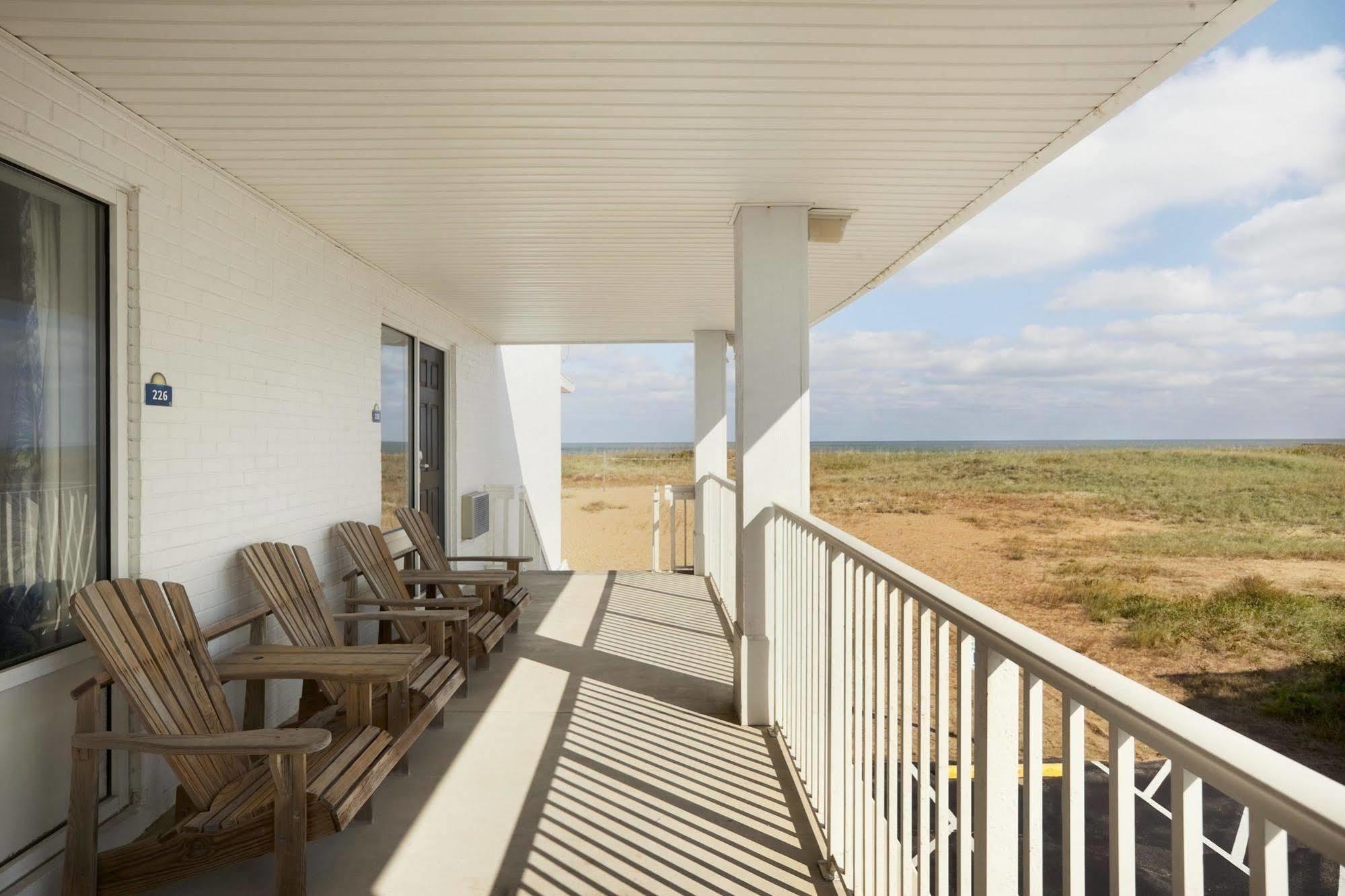 Days Inn By Wyndham Kill Devil Hills Oceanfront - Wilbur Exterior foto